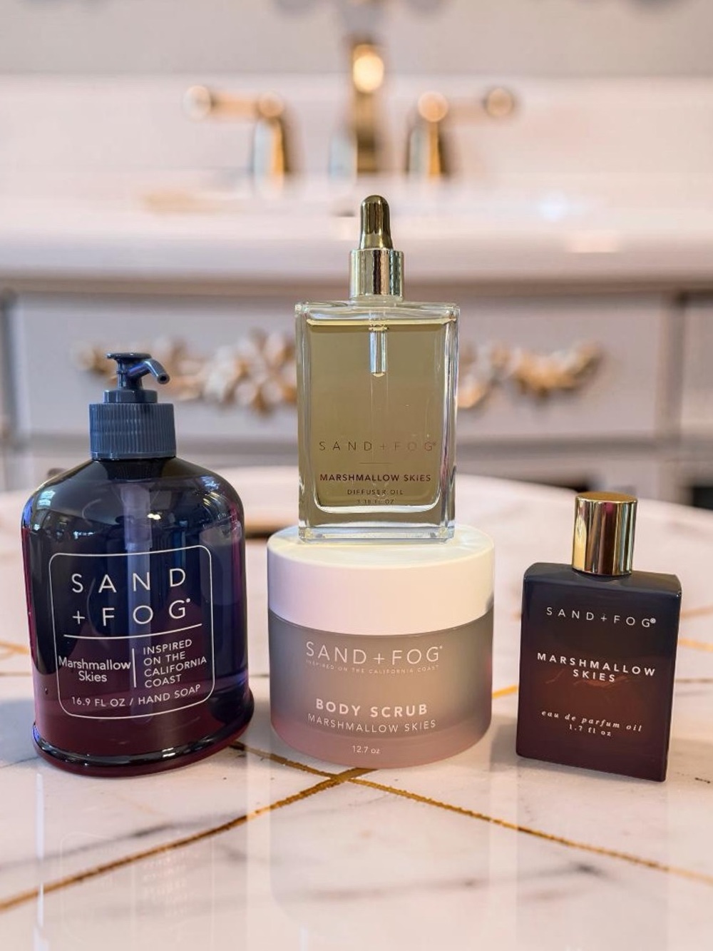 SAND + FOG NWT Qty 4 Marshmallow Skies Bath & Body Set - Navy & Gold Accents